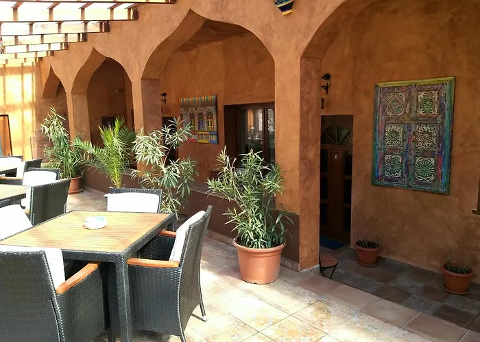 Hacienda מלון דירות *